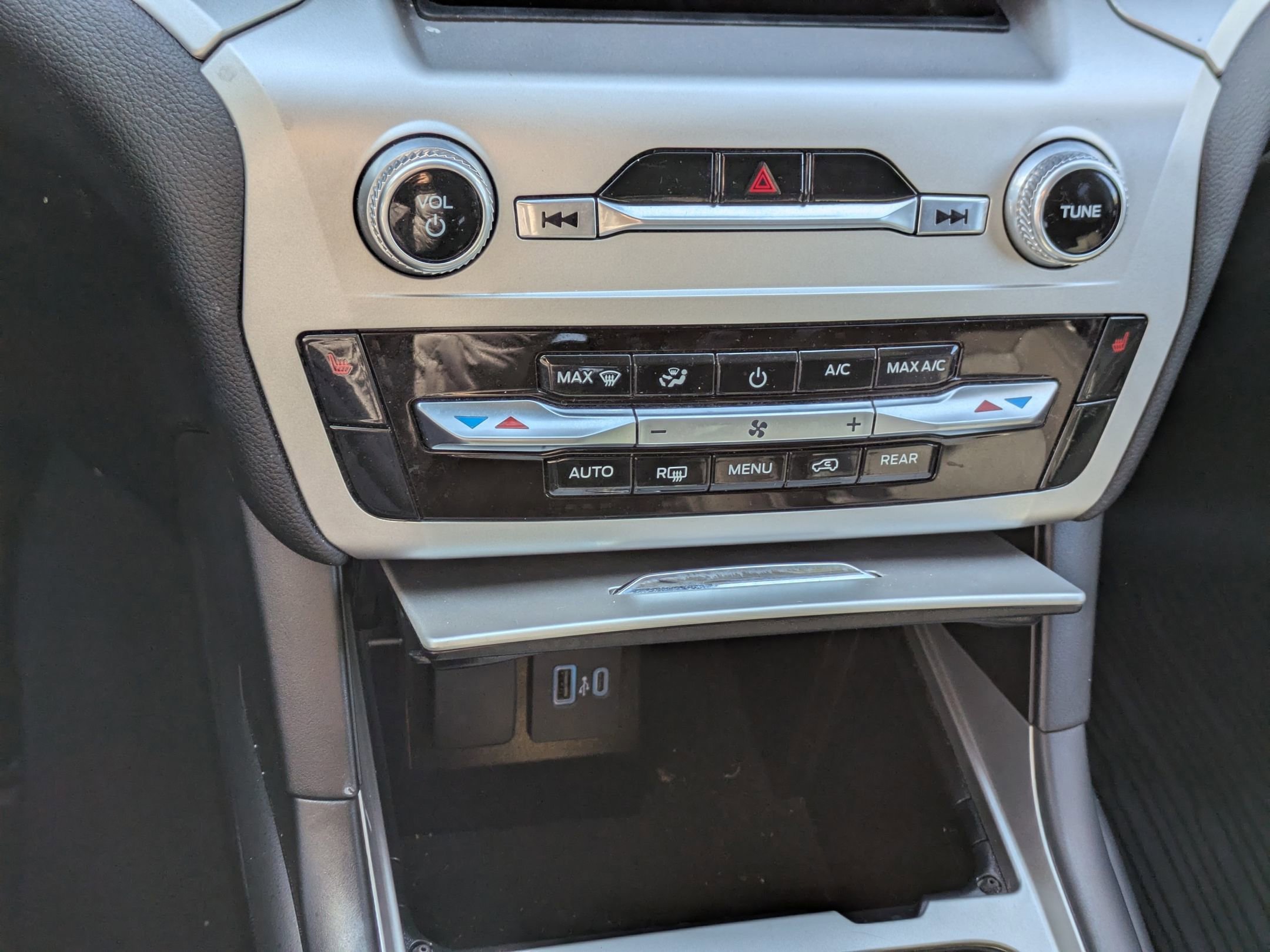 Certified 2022 Ford Explorer XLT image 20