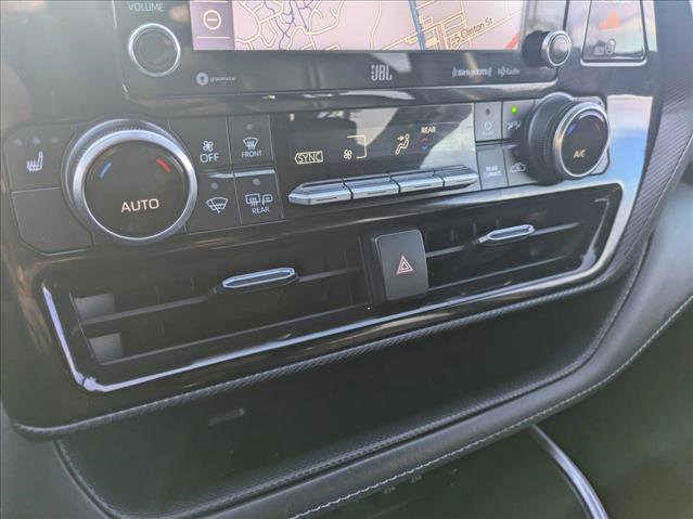 Used 2021 Toyota Highlander XSE AWD/4WD image 13