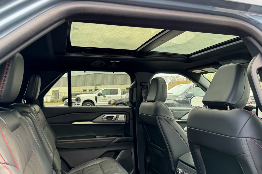 Certified 2025 Ford Explorer ST AWD/4WD image 19