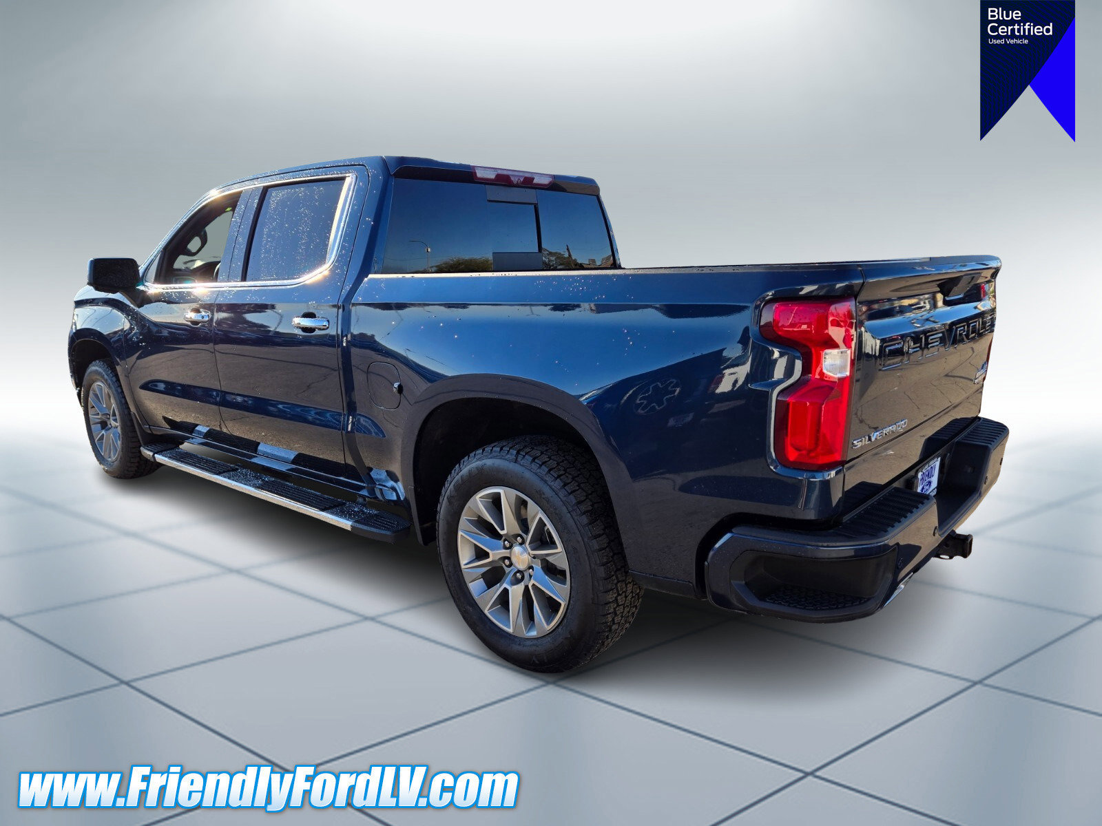 Used 2020 Chevrolet Silverado 1500 High Country w/ Technology Package image 3