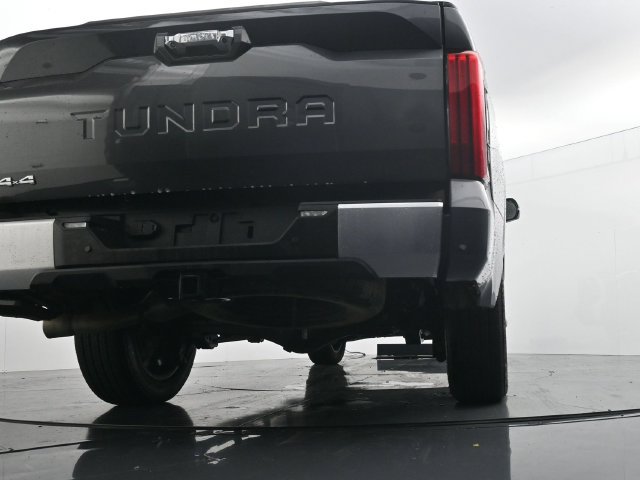 Used 2025 Toyota Tundra Limited AWD/4WD image 38