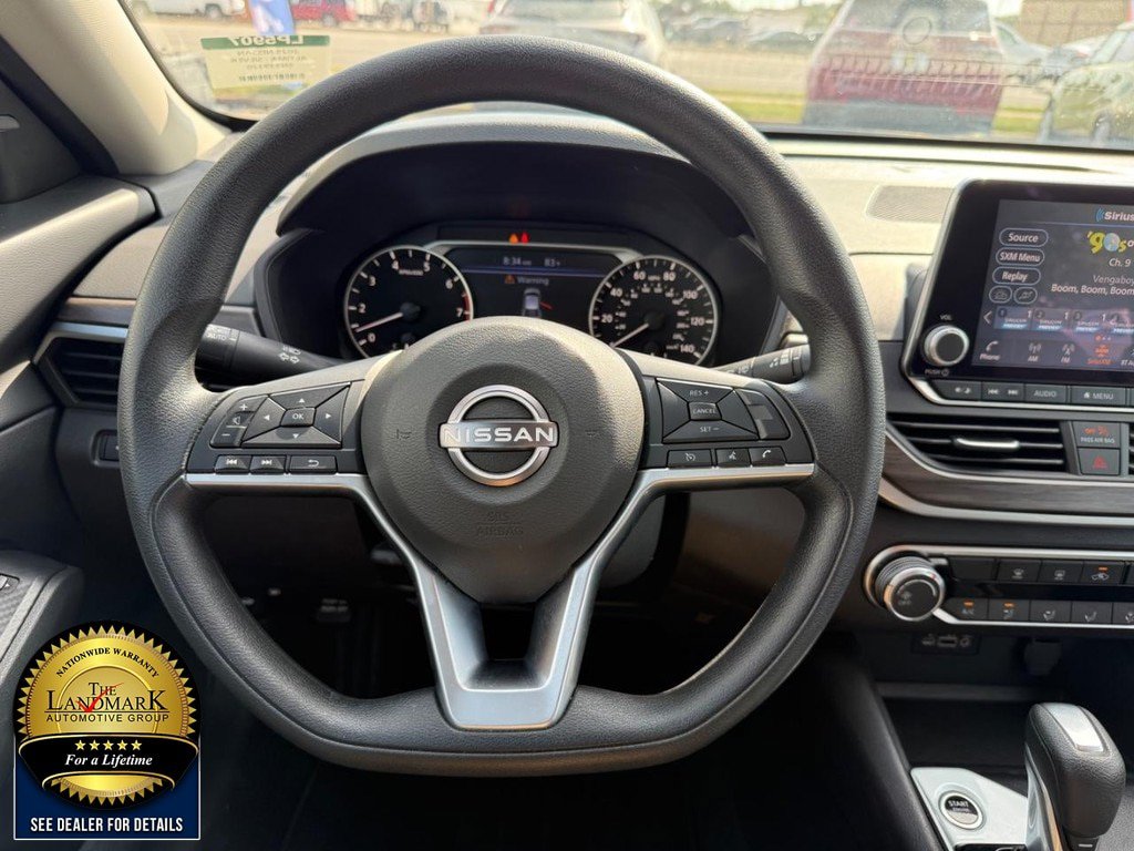 Used 2025 Nissan Altima 2.5 SV FWD image 16