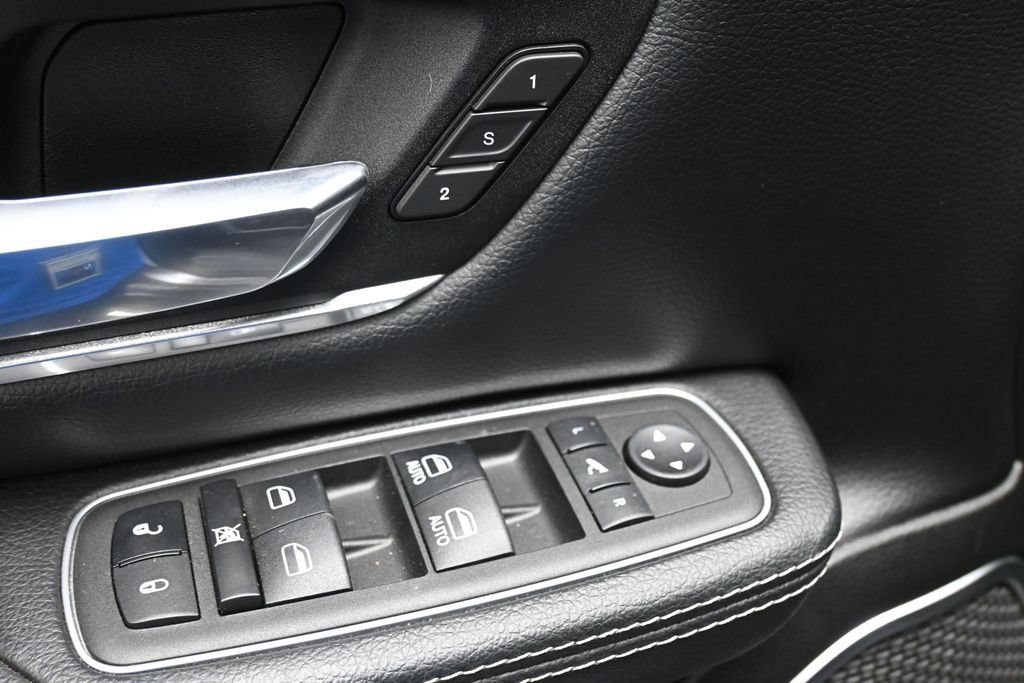 Used 2023 RAM 1500 Laramie AWD/4WD image 13