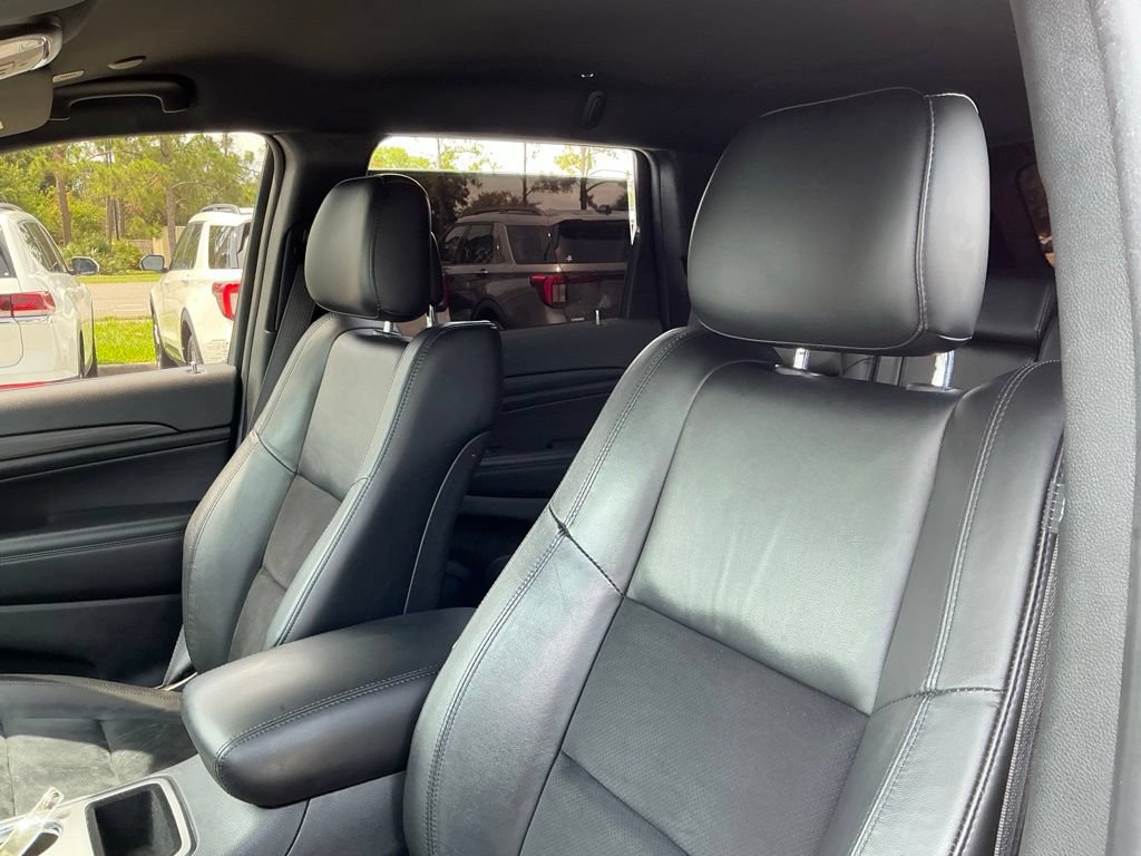 Used 2022 Jeep Grand Cherokee Laredo X RWD image 32