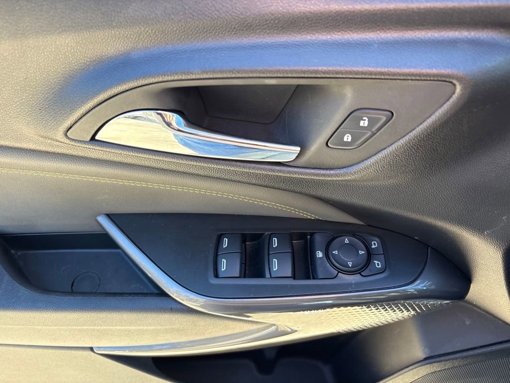 Used 2025 Chevrolet Trax ACTIV image 16