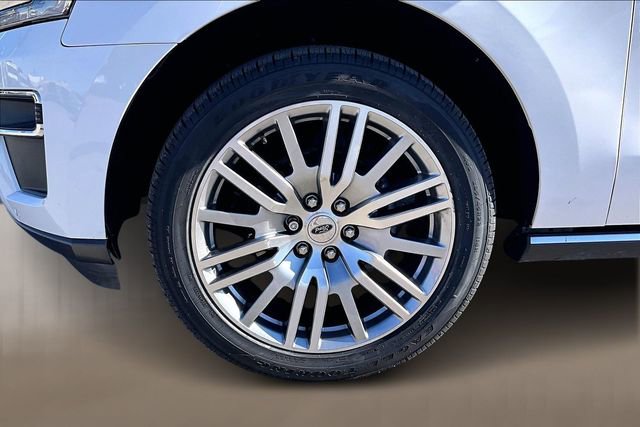 Certified 2024 Ford Expedition Limited image 8