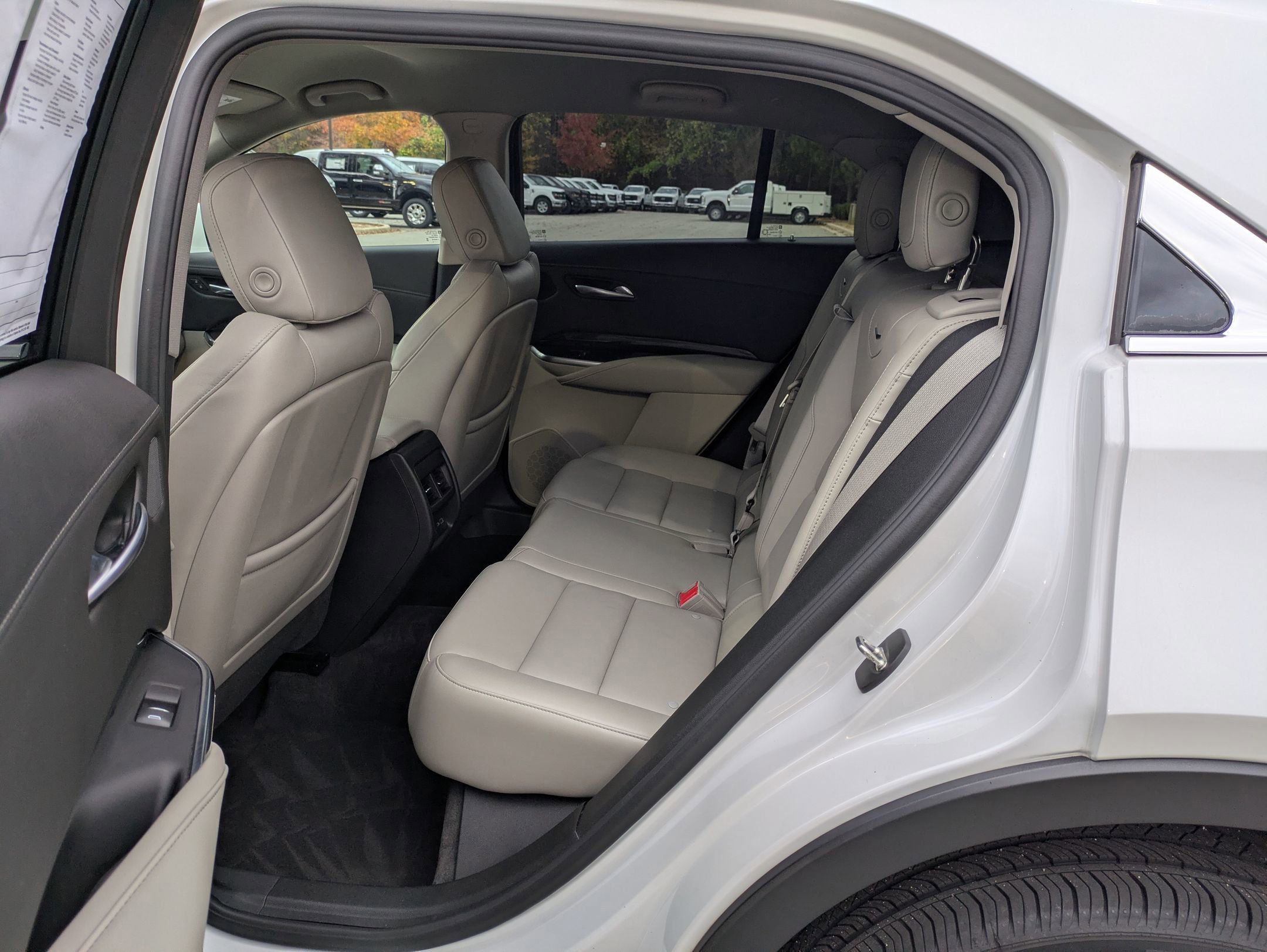 Used 2022 Cadillac XT4 Premium Luxury w/ Technology Package image 29