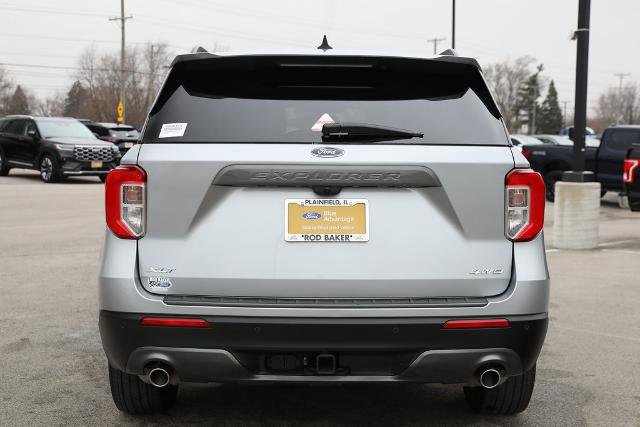 Certified 2022 Ford Explorer XLT w/ Equipment Group 202A image 5