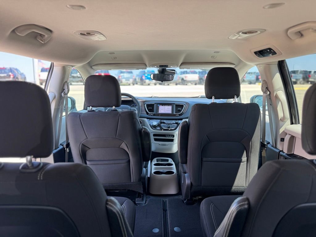 Used 2023 Chrysler Voyager LX FWD image 41