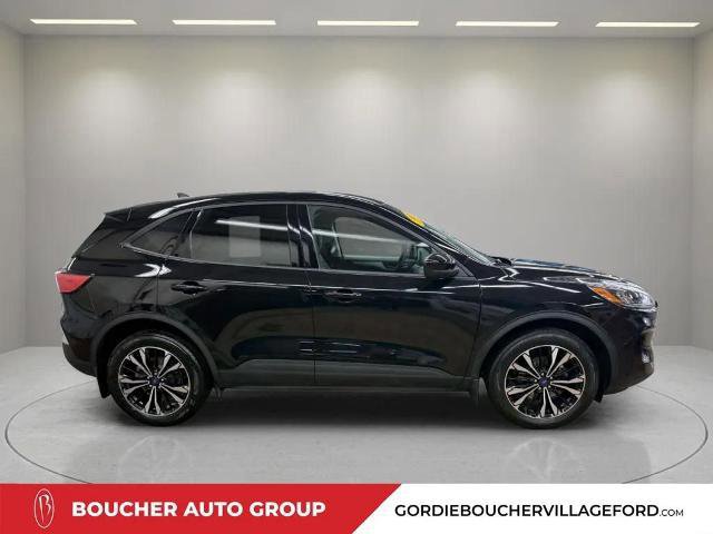 Certified 2022 Ford Escape SE w/ SE Sport Appearance Package image 2