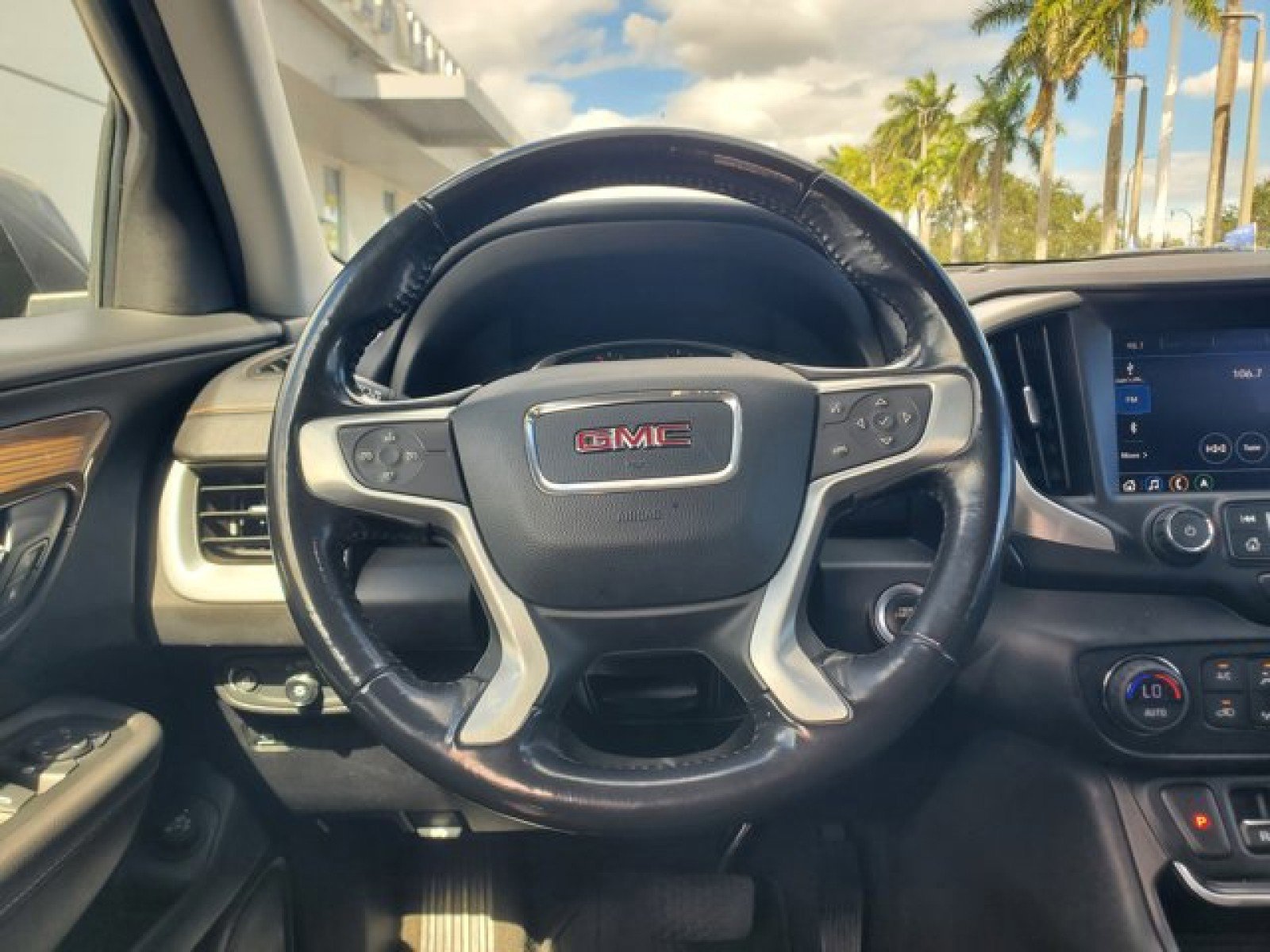 Used 2019 GMC Terrain SLE w/ Driver Convenience Package image 17