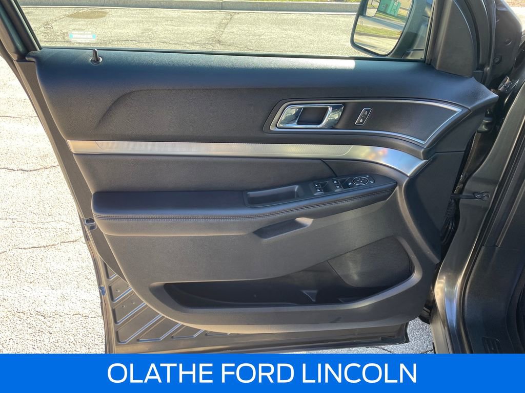 Certified 2018 Ford Explorer XLT w/ Equipment Group 202A image 21