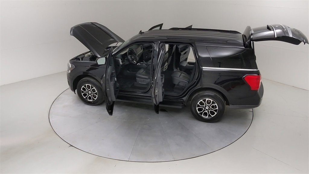 Certified 2024 Ford Expedition XLT image 56