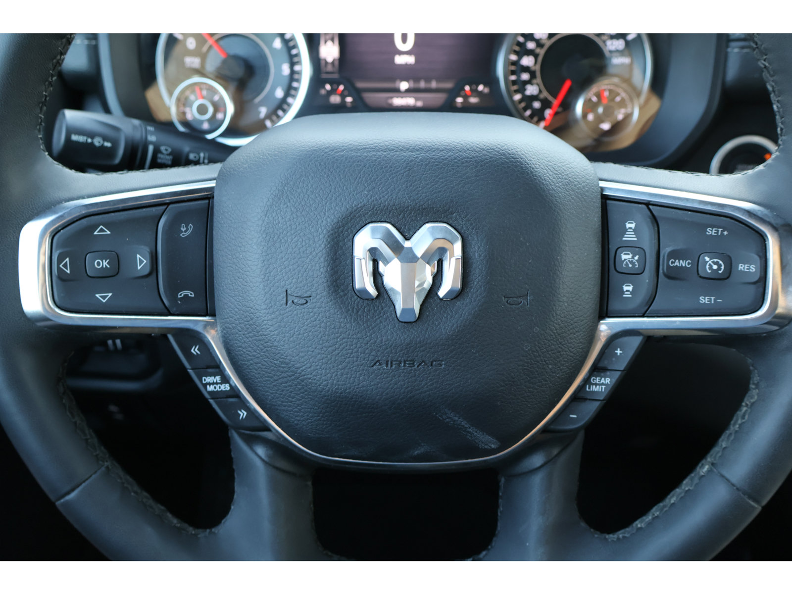 Used 2025 RAM 1500 Laramie w/ Sport Appearance Package AWD/4WD image 30