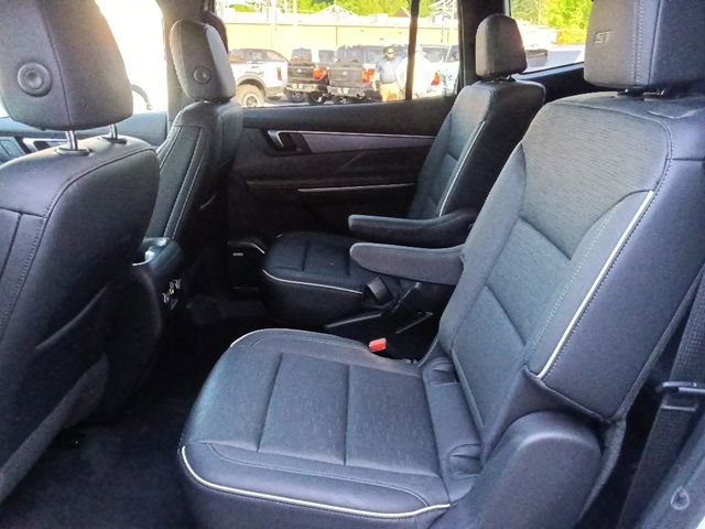 Used 2025 Buick Enclave Sport Touring FWD image 29
