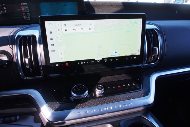 Certified 2025 Ford Expedition Platinum w/ Stealth Performance Package image 25