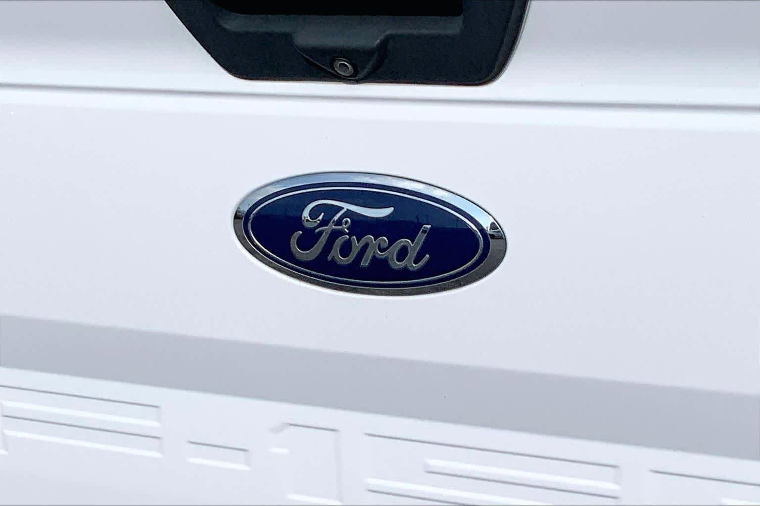 Certified 2018 Ford F150 XLT w/ Equipment Group 301A Mid RWD image 27