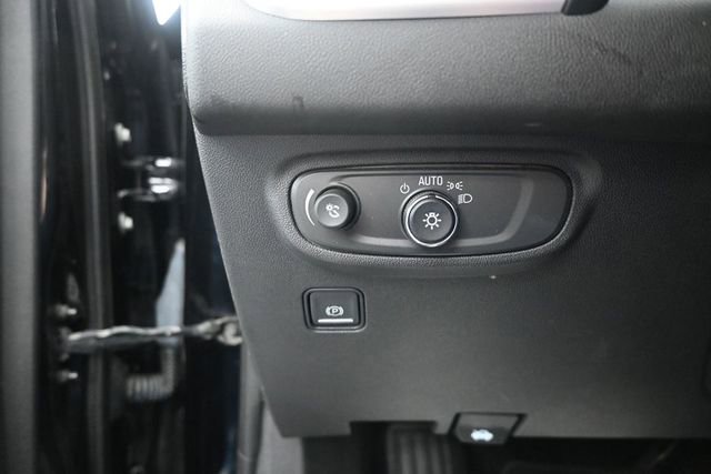 Used 2023 GMC Terrain SLE w/ Driver Convenience Package AWD/4WD image 13