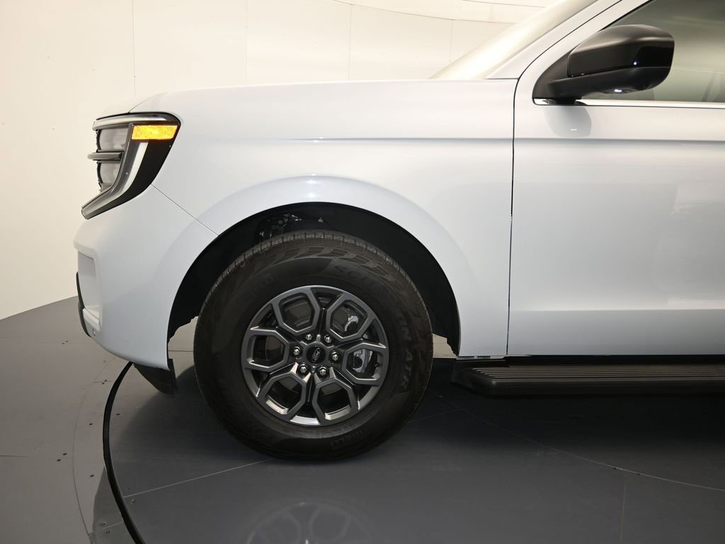 Certified 2025 Ford Expedition Max Active RWD image 9