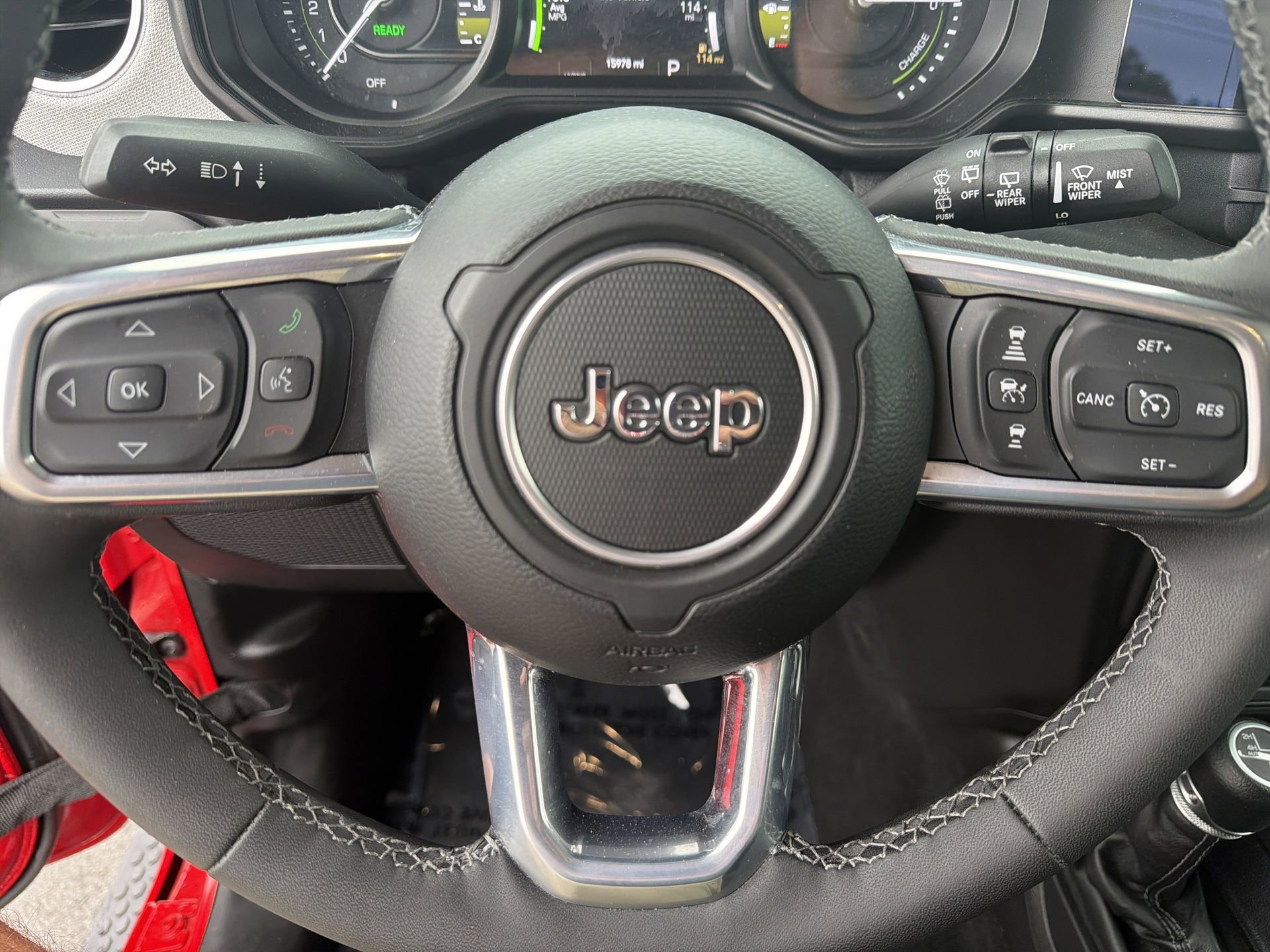 Used 2025 Jeep Wrangler Unlimited Sahara AWD/4WD image 12