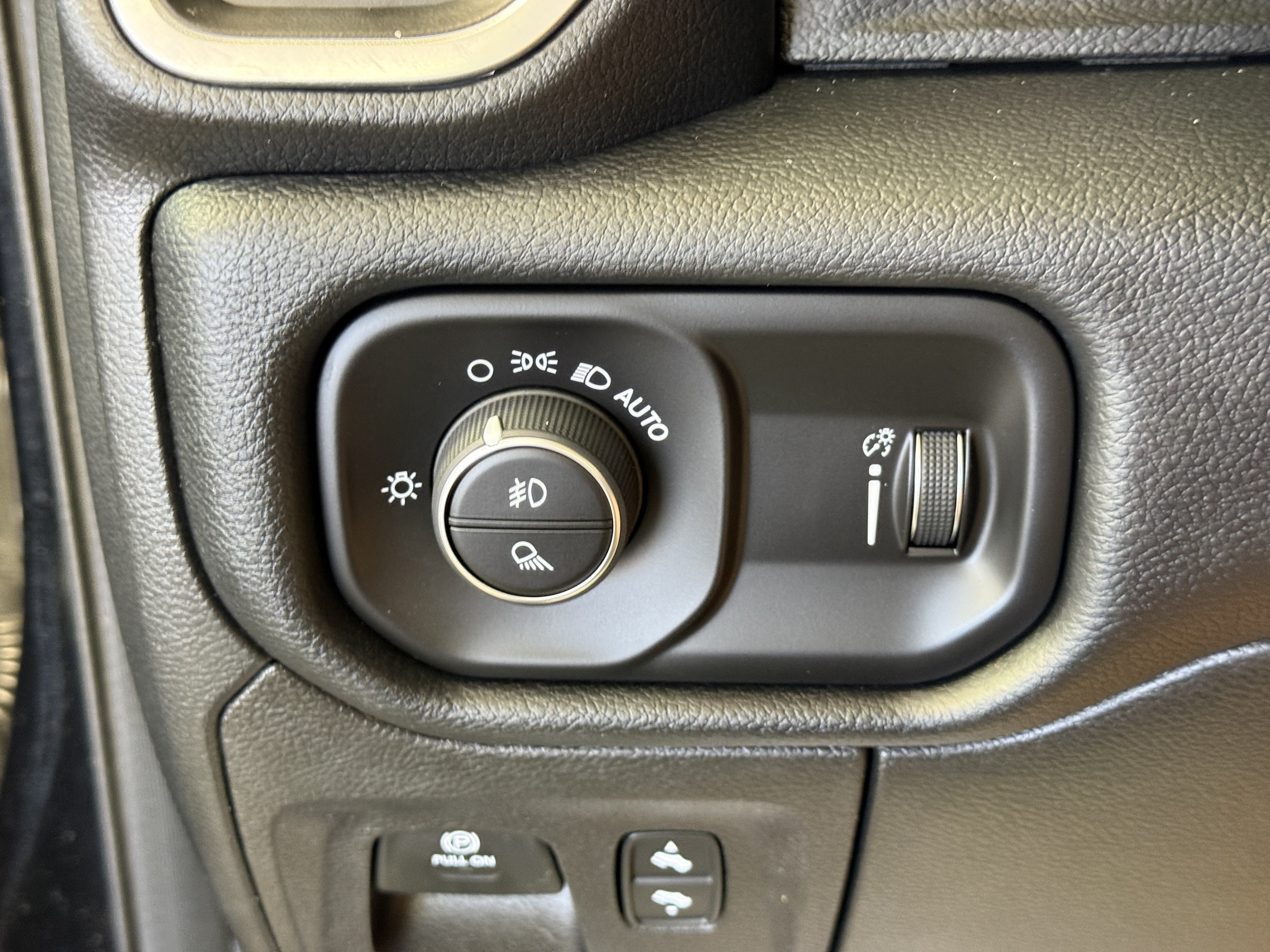 Used 2021 RAM 1500 Big Horn AWD/4WD image 22