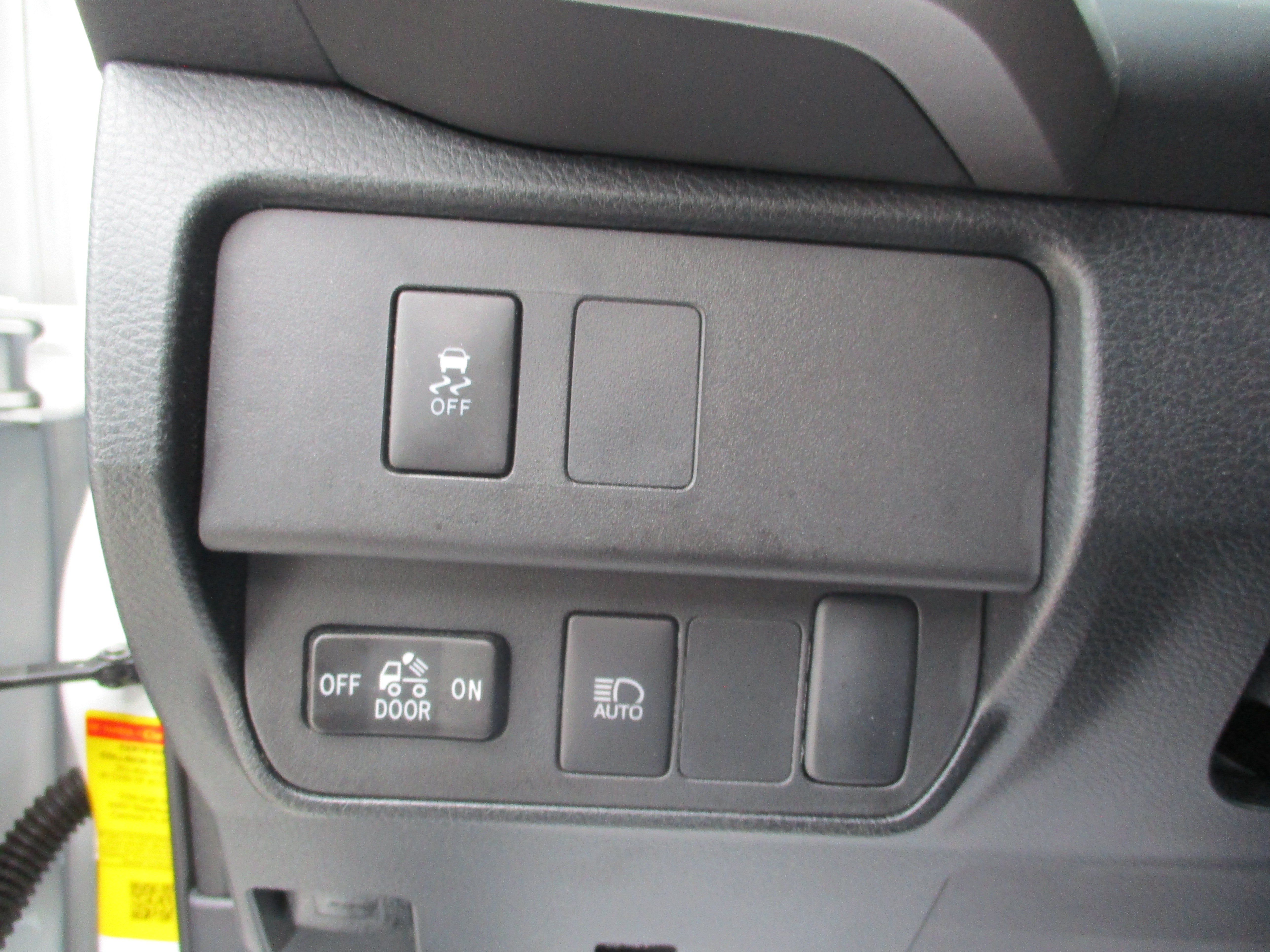 Used 2023 Toyota Tacoma SR5 w/ Technology Package AWD/4WD image 16
