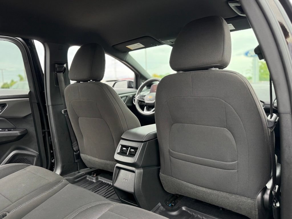 Used 2026 Chevrolet Equinox EV LT FWD image 16