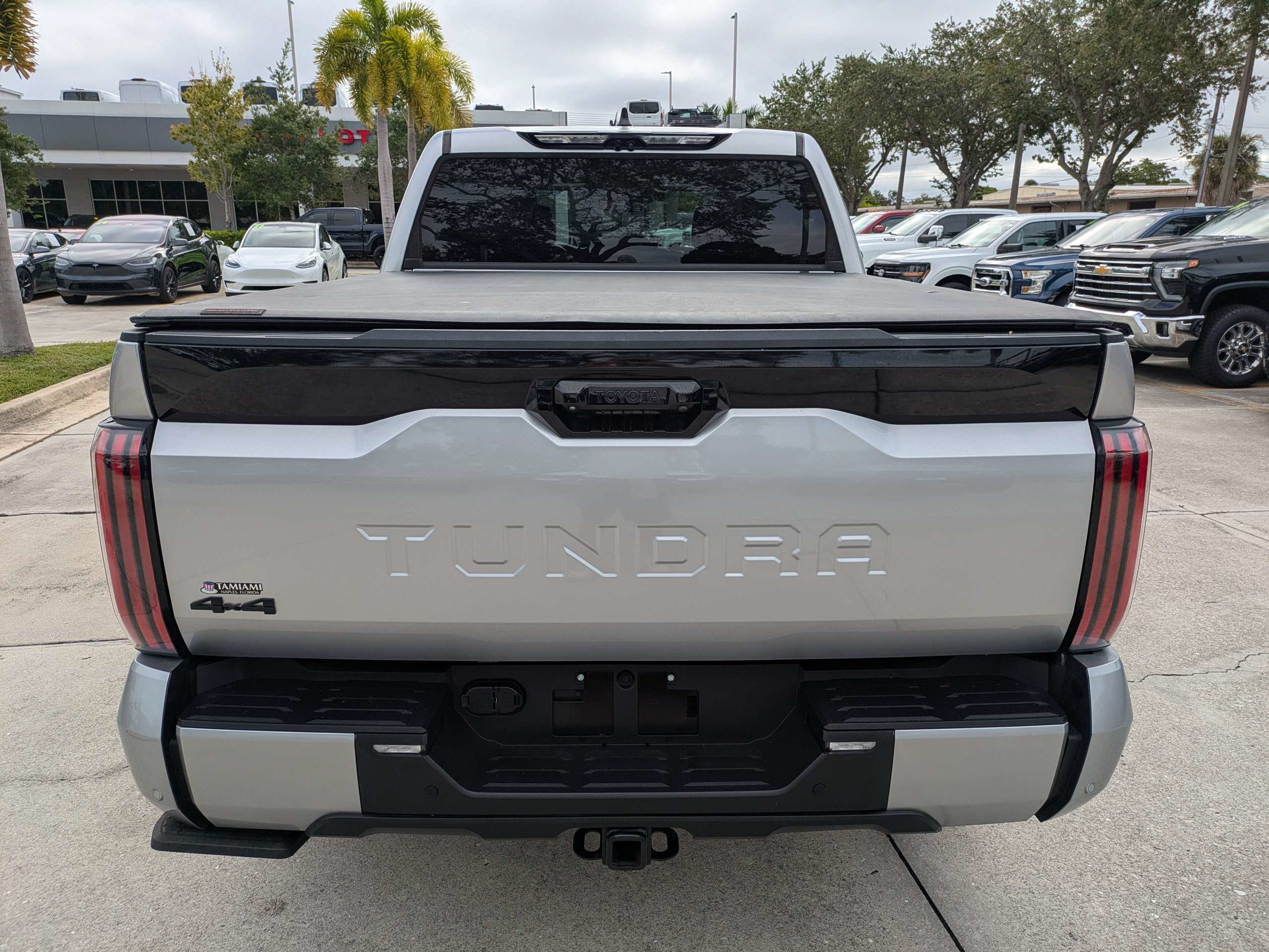 Used 2024 Toyota Tundra Platinum AWD/4WD image 5