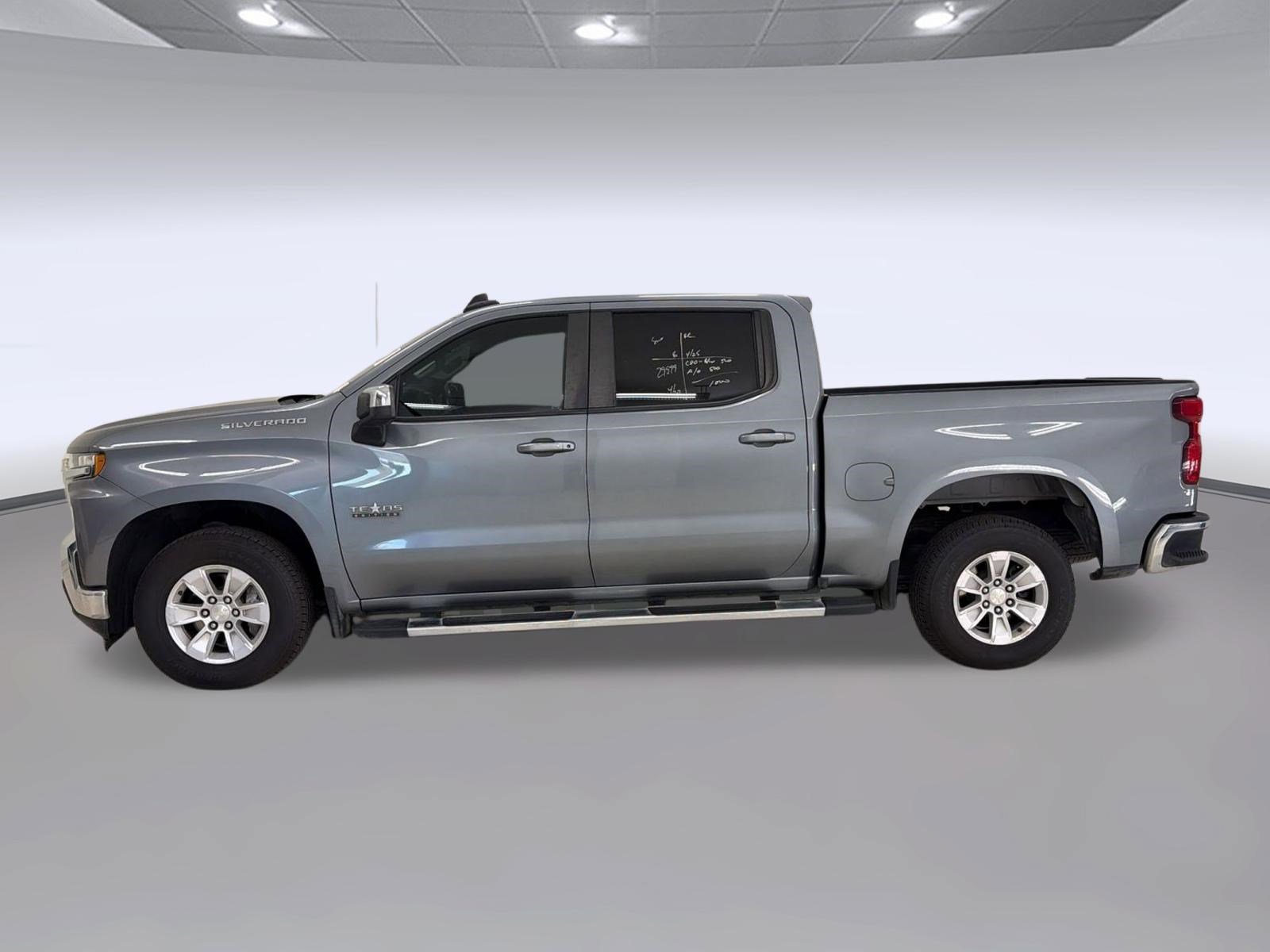 Used 2021 Chevrolet Silverado 1500 LT RWD image 2