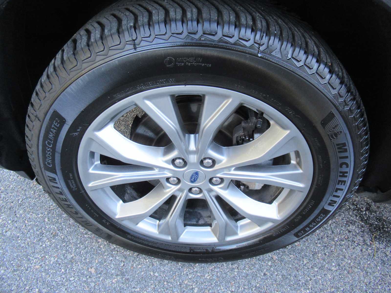 Certified 2023 Ford Explorer Limited w/ Limited Technology Package AWD/4WD image 12