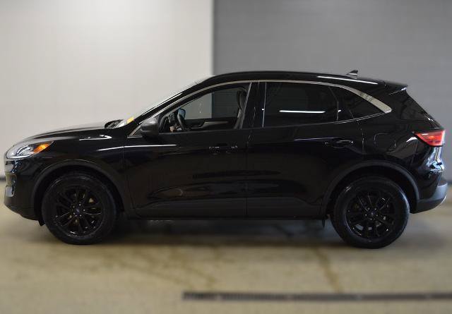 Certified 2022 Ford Escape SE w/ Convenience Package AWD/4WD image 2