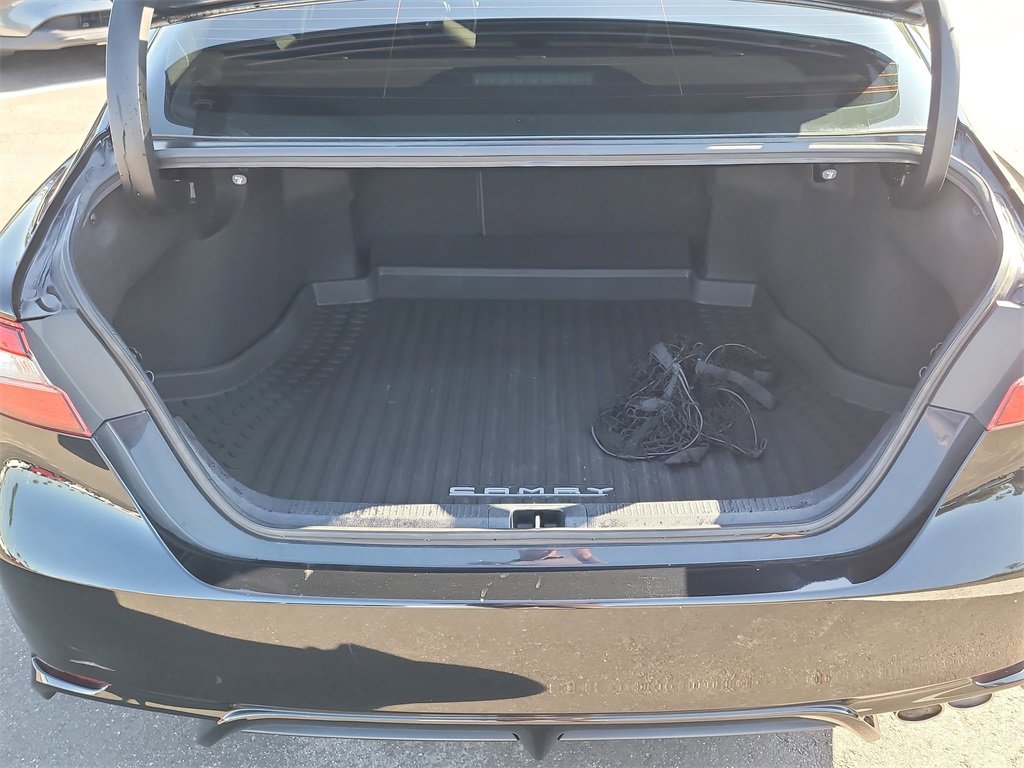 Used 2020 Toyota Camry SE image 7