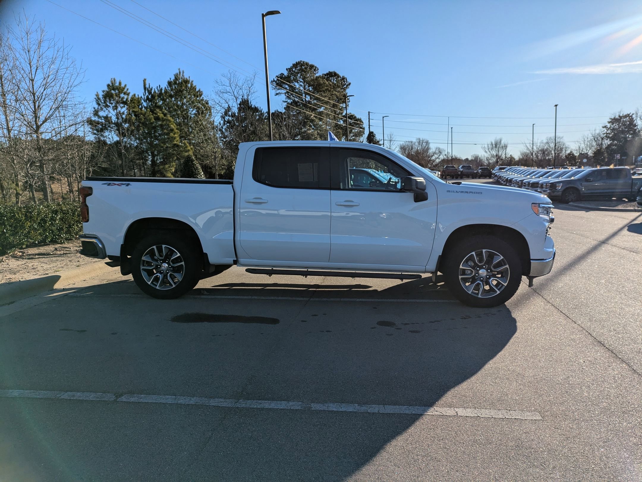 Used 2024 Chevrolet Silverado 1500 LT image 6