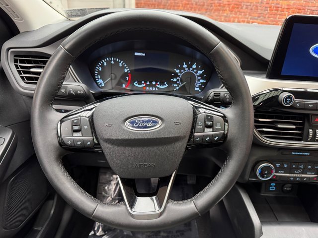 Certified 2022 Ford Escape SE w/ SE Sport Appearance Package image 15