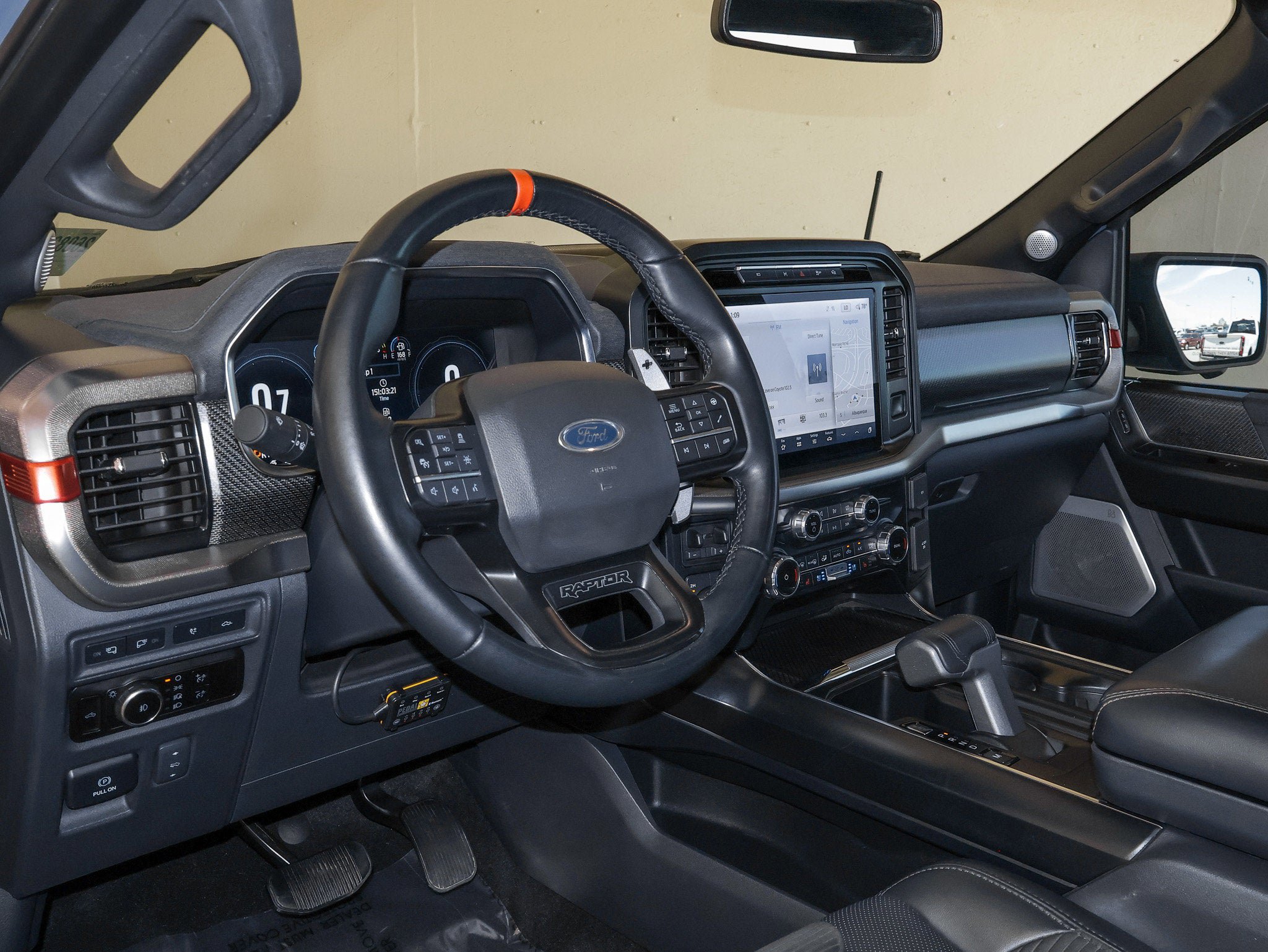 Certified 2023 Ford F150 Raptor w/ Raptor Carbon Fiber Package AWD/4WD image 23