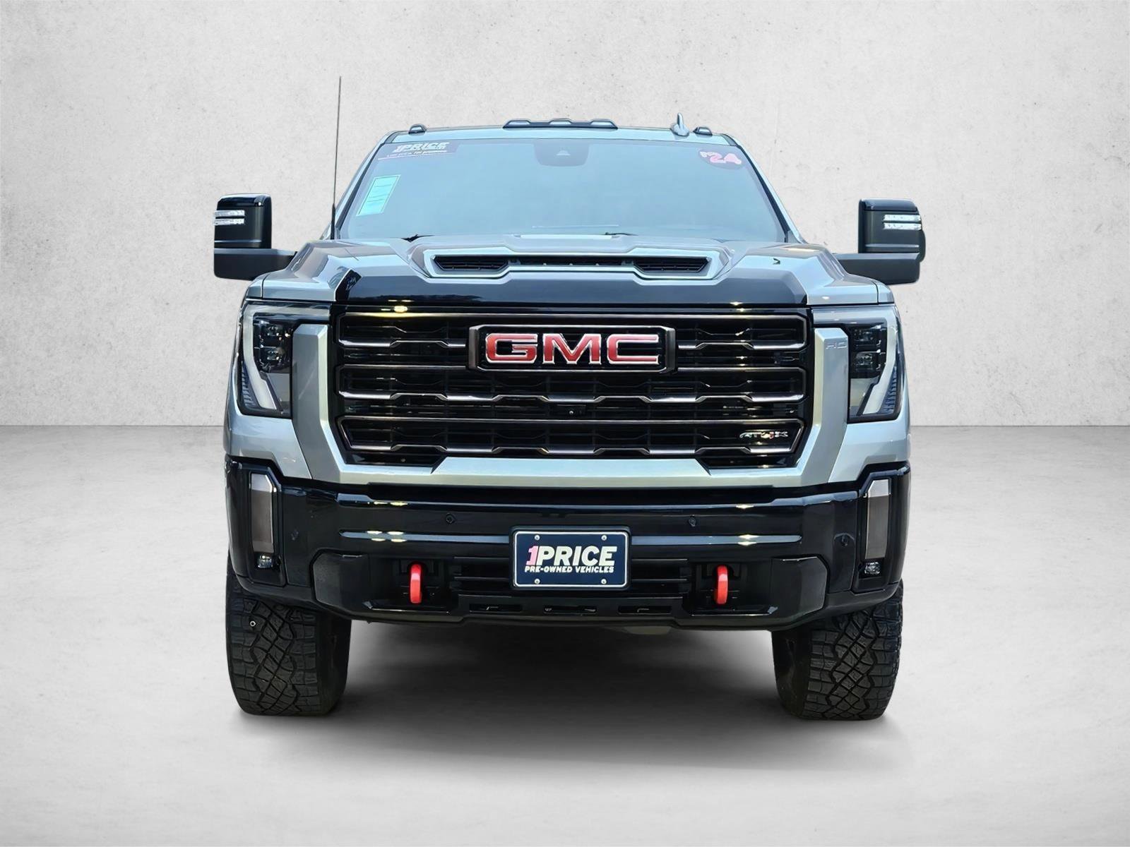 Used 2024 GMC Sierra 2500 AT4X AWD/4WD image 2