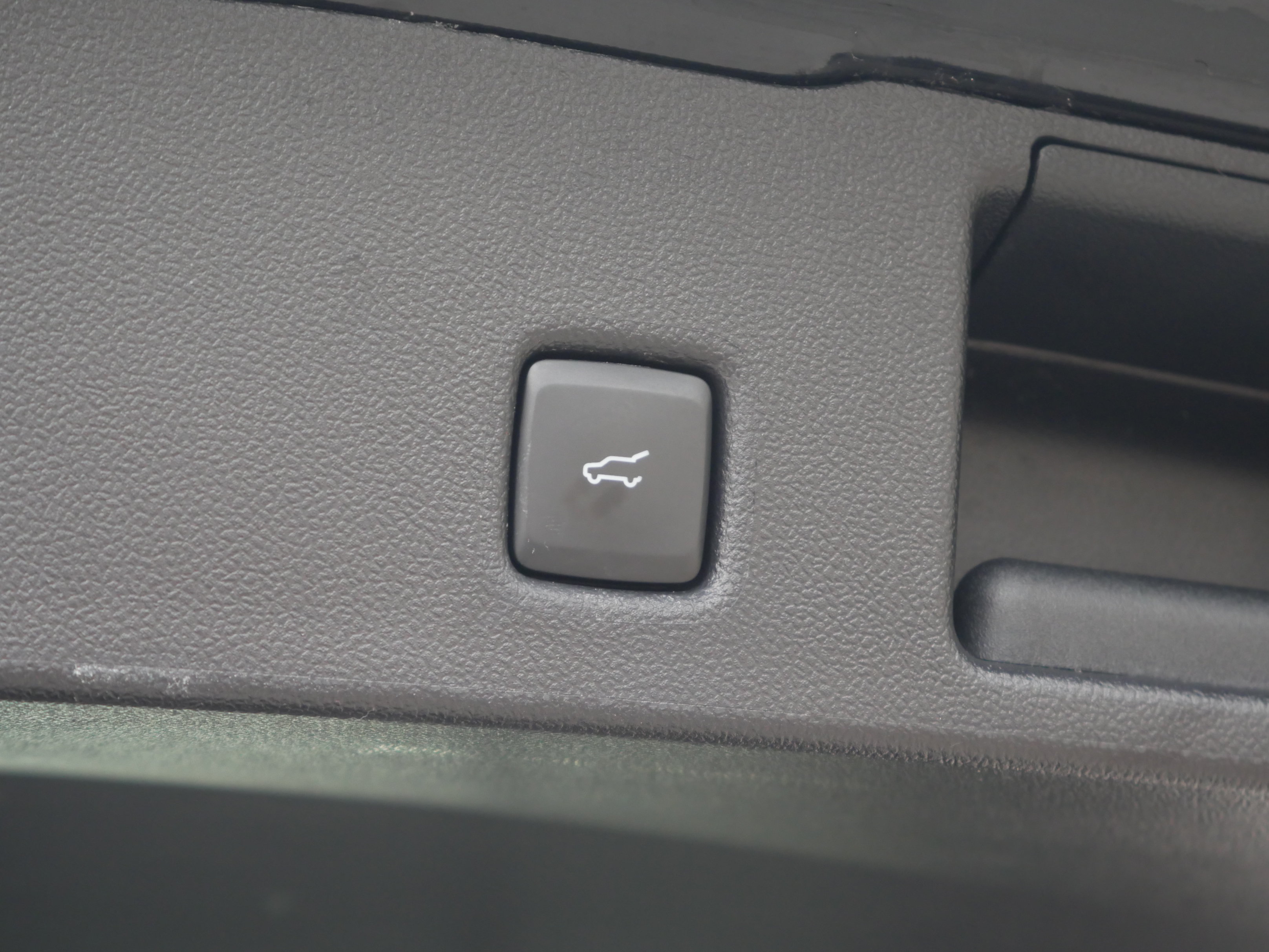 Certified 2025 Ford Escape Platinum AWD/4WD image 27