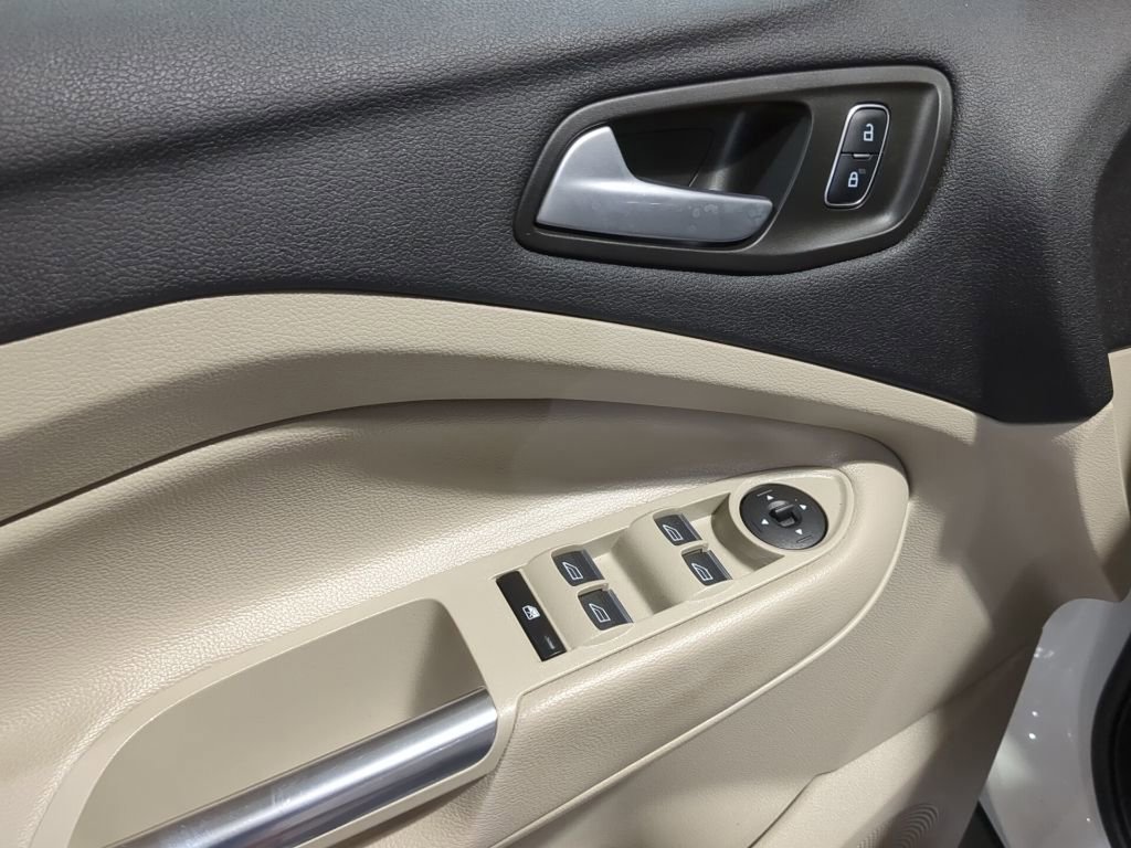 Certified 2019 Ford Escape SEL image 18