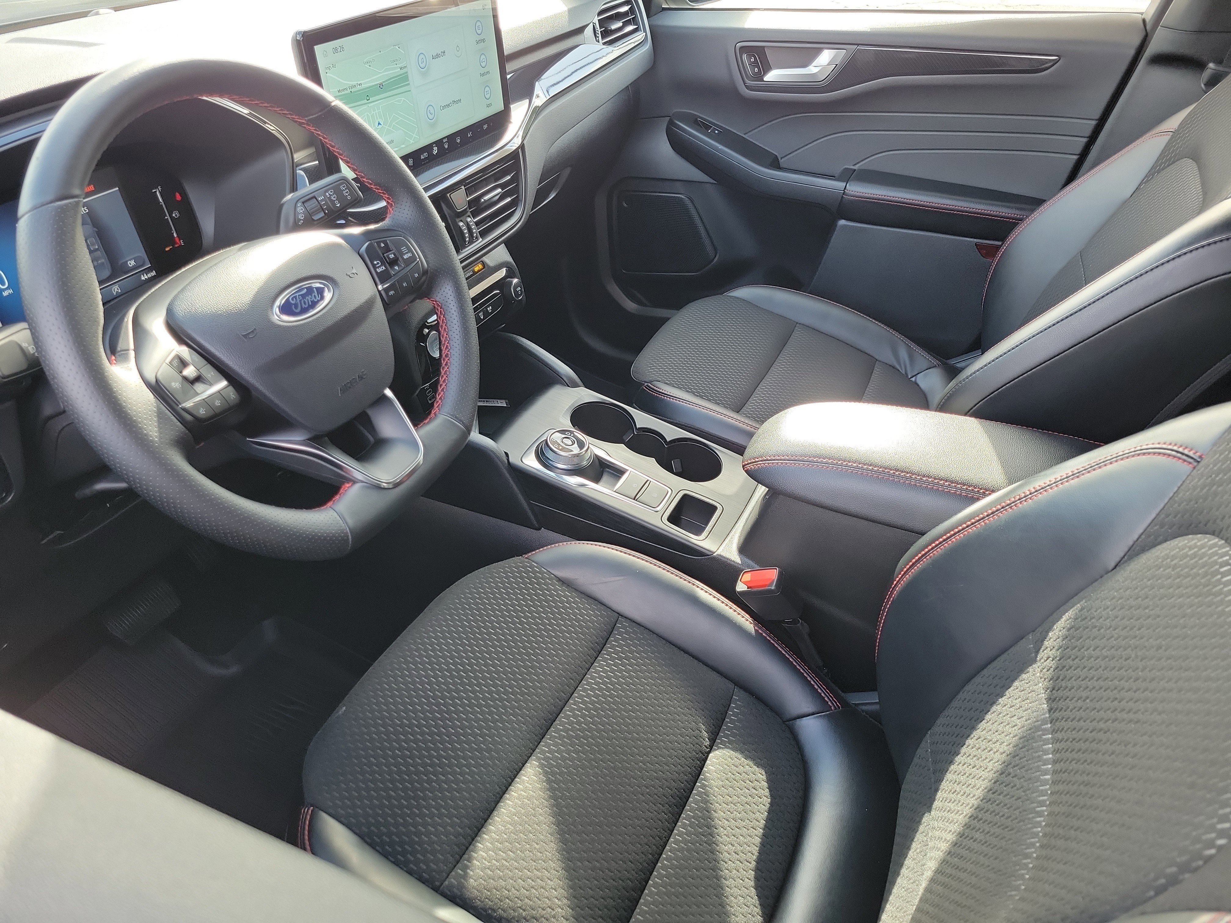 Certified 2025 Ford Escape ST-Line w/ Tech Pack #1 image 4