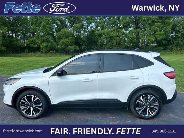 Certified 2022 Ford Escape SE w/ SE Sport Appearance Package AWD/4WD image 12