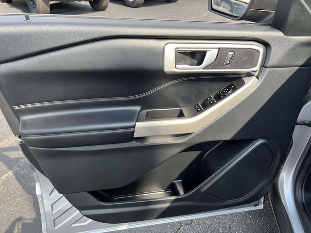 Certified 2022 Ford Explorer XLT w/ Equipment Group 202A AWD/4WD image 12