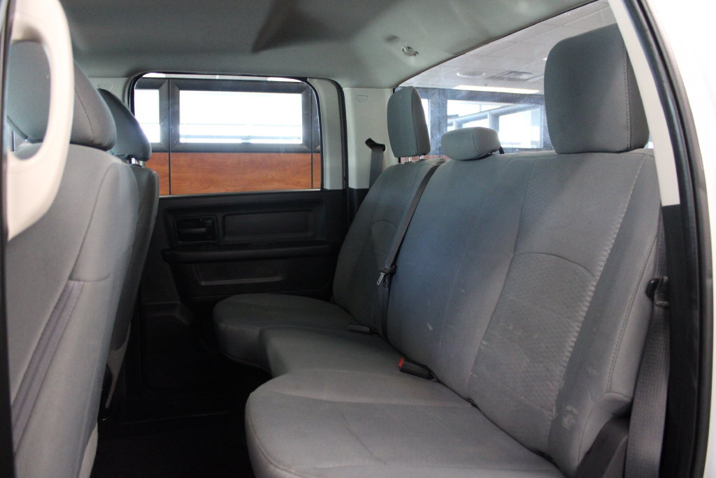 Used 2018 RAM 2500 Tradesman w/ Chrome Appearance Group AWD/4WD image 32