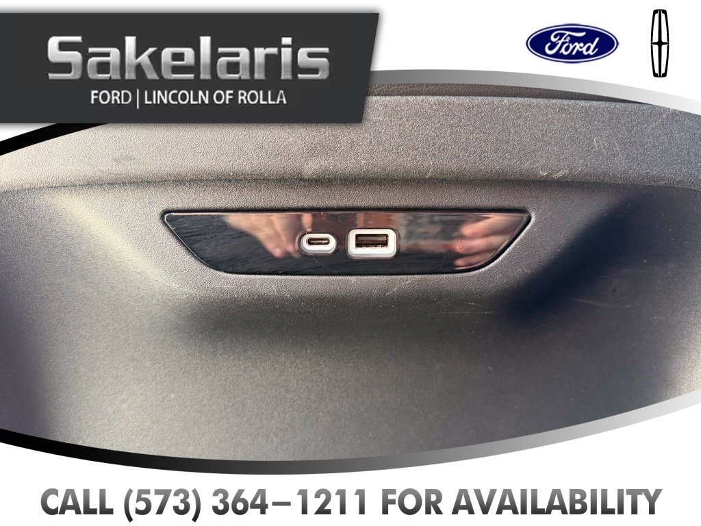 Used 2025 Chrysler Pacifica Select FWD image 36