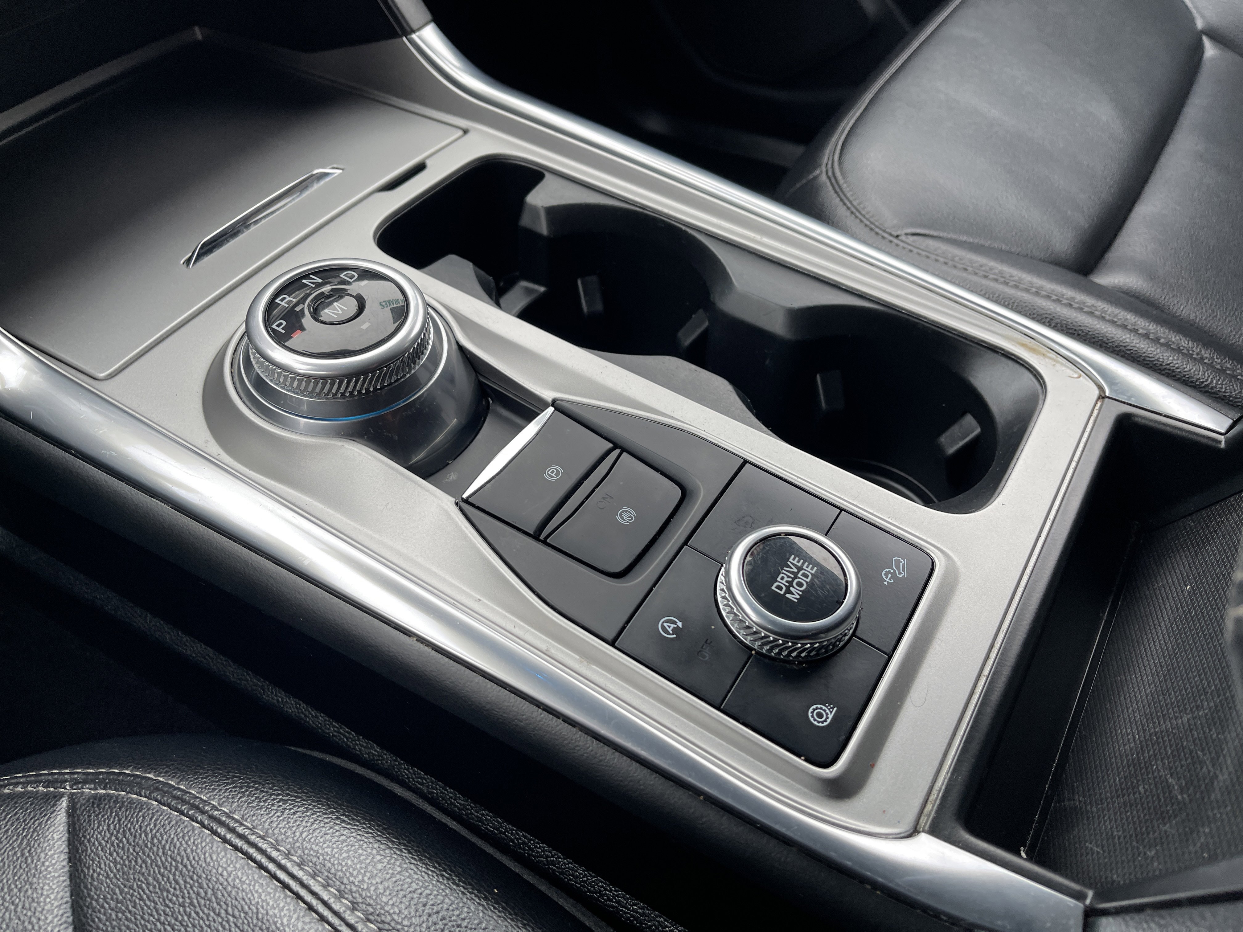 Certified 2020 Ford Explorer XLT w/ Equipment Group 202A image 21