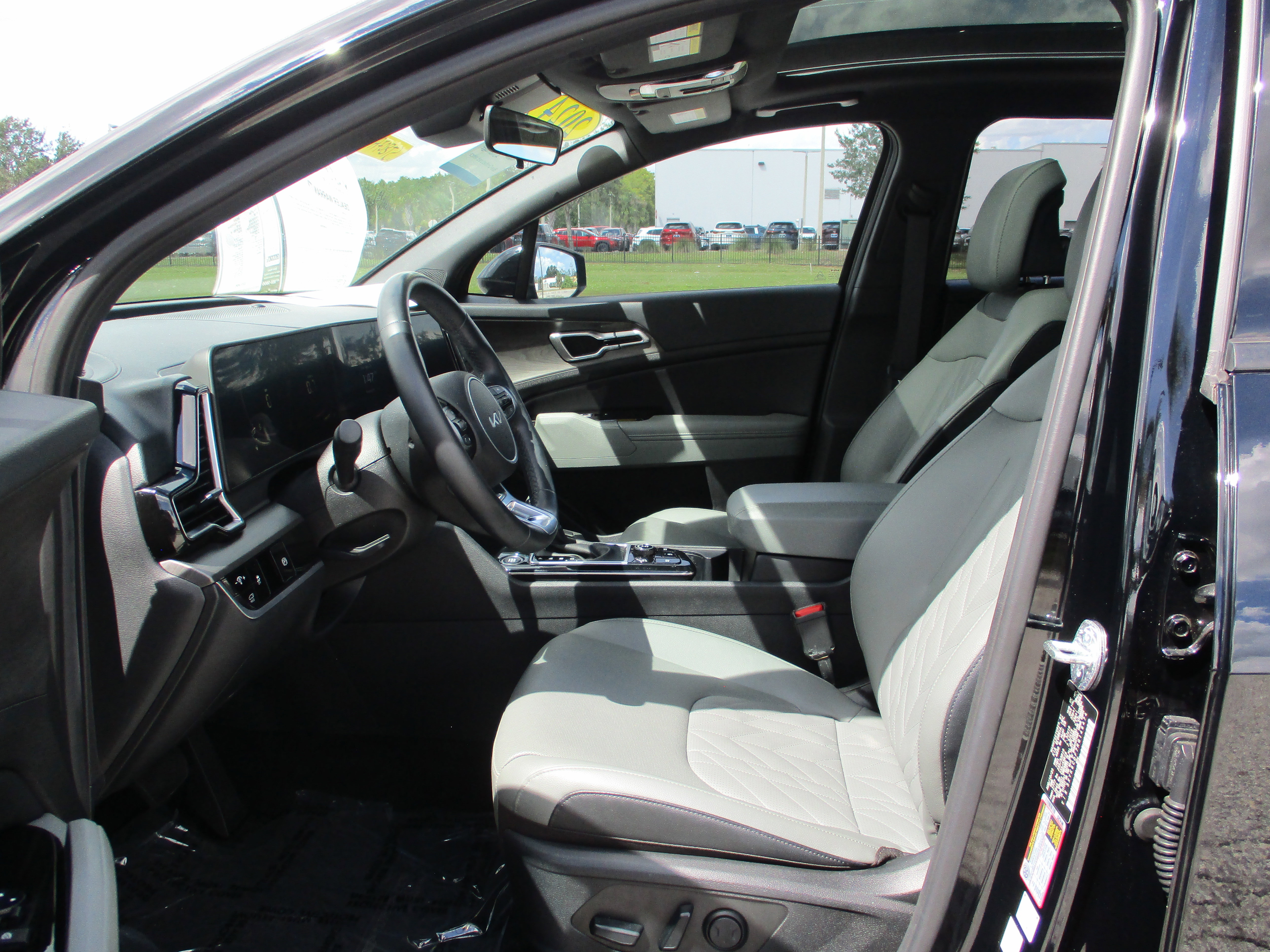 Used 2024 Kia Sportage X-Line w/ X-Line Premium Package image 9