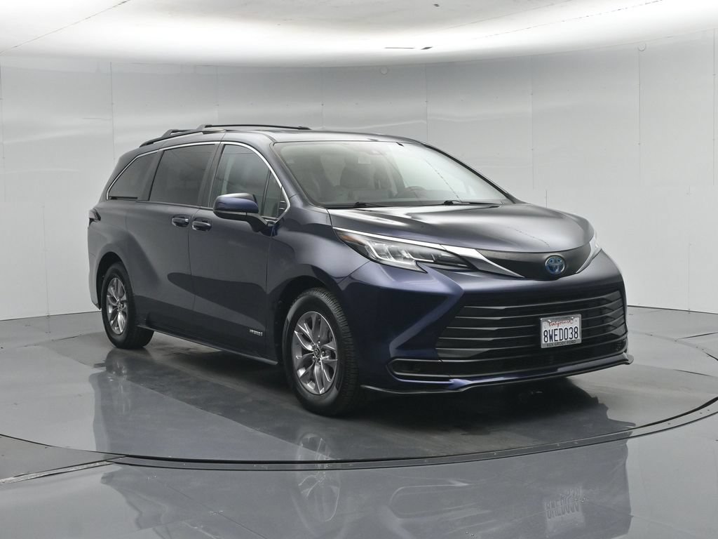 Used 2021 Toyota Sienna LE w/ LE Plus Package FWD image 61