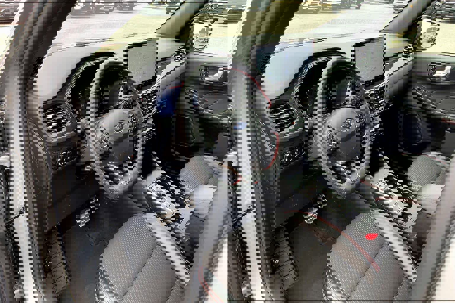 Certified 2024 Ford Escape ST-Line w/ Tech Pack #1 image 18