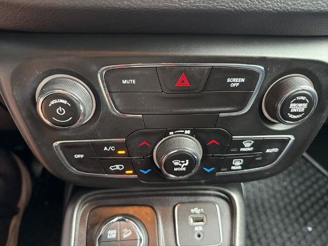 Used 2020 Jeep Compass Trailhawk AWD/4WD image 29