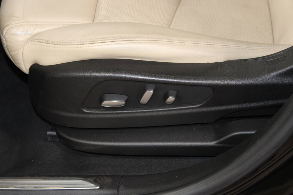 Used 2018 Cadillac XT5 Premium Luxury FWD image 22