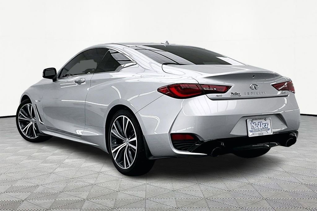 Used 2019 INFINITI Q60 3.0t Luxe w/ Essential Package image 2